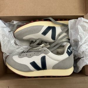 Veja Rio Branca Sneakers